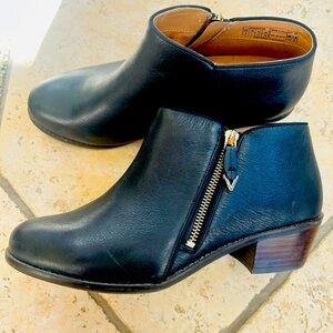 Vionic ankle boots. Black with gold zipper. Size 9. Minimal wear.